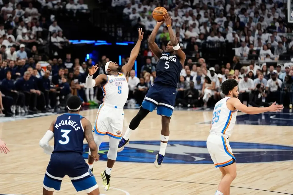 安東尼·愛德華茲跳投